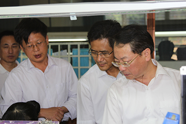 福建省紀(jì)委副書記、監(jiān)察廳廳長陳善光一行視察虹潤公司