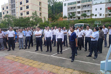 南平市市委書記裴金佳、市長林寶金率市委市政府全部領(lǐng)導(dǎo)及各市縣主要領(lǐng)導(dǎo)一行蒞臨我公司視察指導(dǎo)